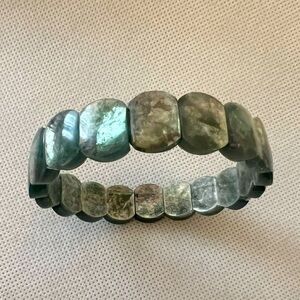 Green Mica!  Crystal Bracelet. Fits small-medium wrist.